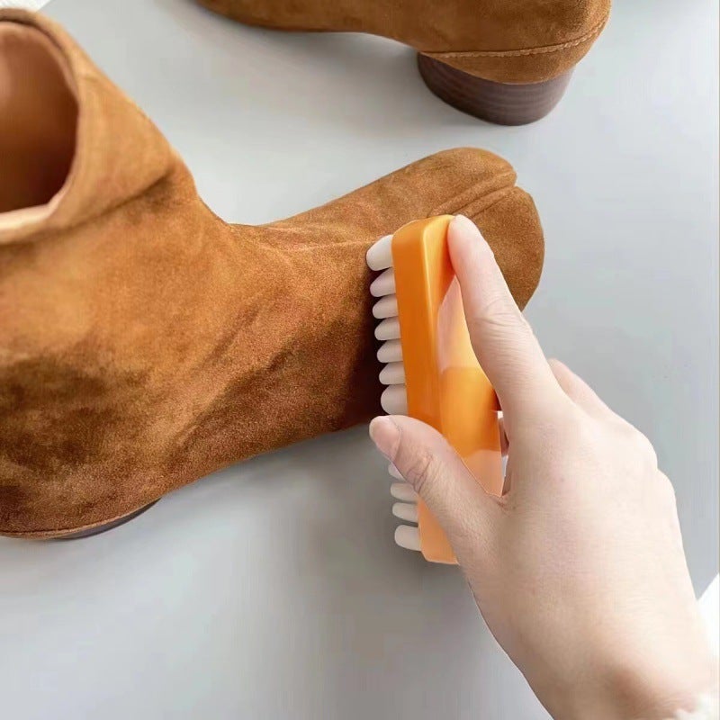 ممحاة سويدية بيضاء لتنظيف الأحذية الرياضية من جلد الغزال - Image 3